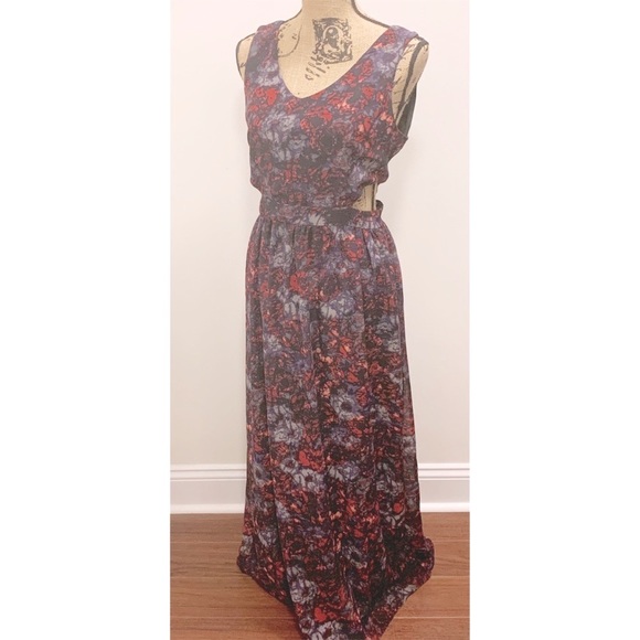 🌺Floral Print Side Cutout Maxi Dress🌺 - Picture 2 of 8